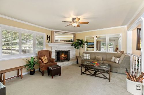 10810 Fielding Dr, Whittier, CA 90604-2349