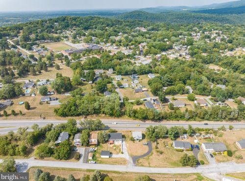 201 Pointfield Dr, Harpers Ferry WV 25425-5173 exterior