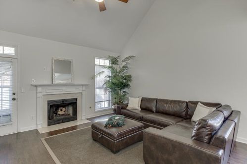 649 Jackson St, Suwanee GA  30024-8399 exterior