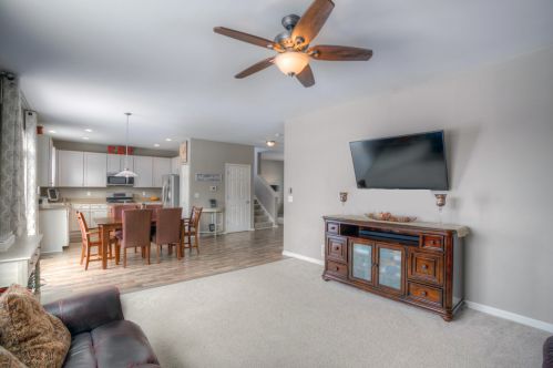 1600 Bristol Dr, Pingree Grove IL  60140-9038 exterior