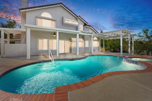 12310 Wildflower Ln, Riverside, CA 92503-9703