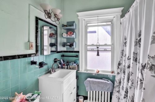 600 3rd Ave, Tinton Falls NJ  07712-5931 exterior