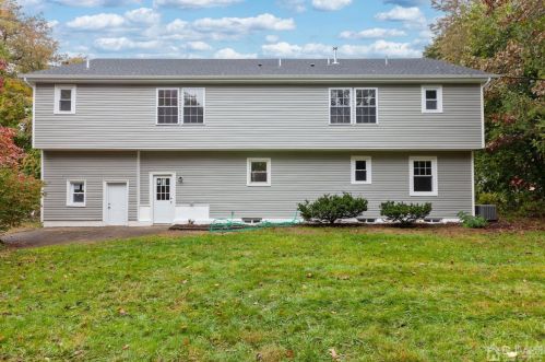 54 Howard Ave, Edison NJ  08837-3432 exterior