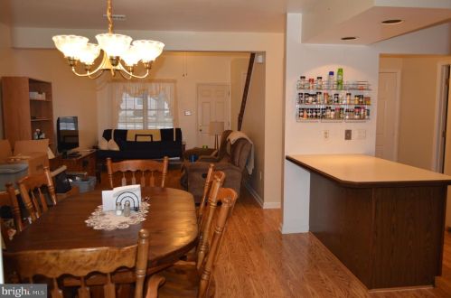 28 Garland Ct, Carlisle PA 17013-4409 exterior