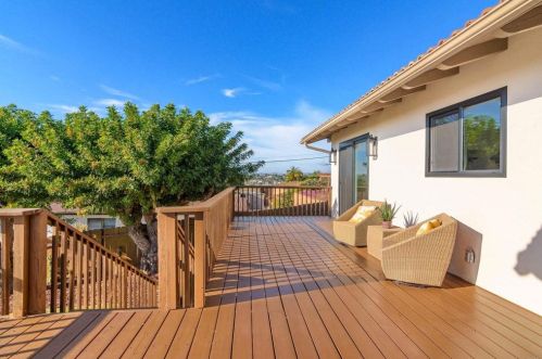 2063 Grandview St, Oceanside CA  92054-5618 exterior