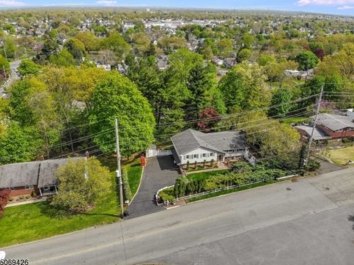 88 Watchung Dr, Paterson, NJ 07506-2822