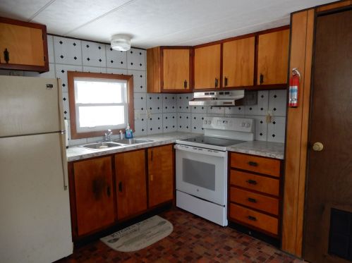 9 Sky Land Trl, Grafton, NH 03240-3915