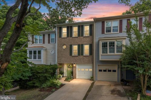 7391 Stream Way, Springfield VA  22152-3639 exterior