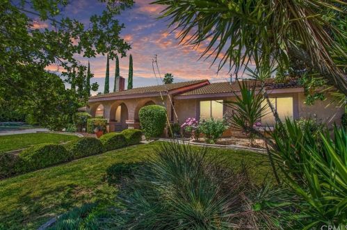 116 Chisholm Trl, Redlands, CA 92373-4827