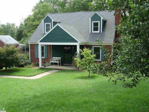 307 College Cir, Staunton, VA 24401-2312