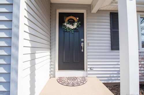 75 Reussner Rd, Southington, CT 06489-3311