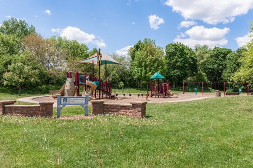 1327 Caribou Trl, Carol Stream IL  60188-9064 exterior