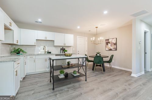 5864 Ronnie Dr, Rex GA 30273-1059 exterior