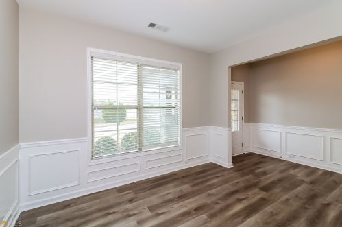 5174 Amberland Sq, Atlanta GA  30349-1696 exterior
