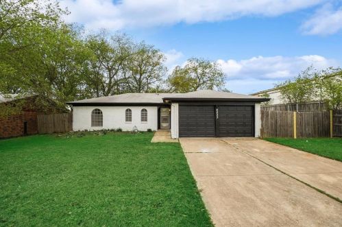 6233 Maurie Dr, Fort Worth TX  76148-3129 exterior