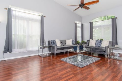 10 Picnic Ct, Lemont IL 60490-6542 exterior