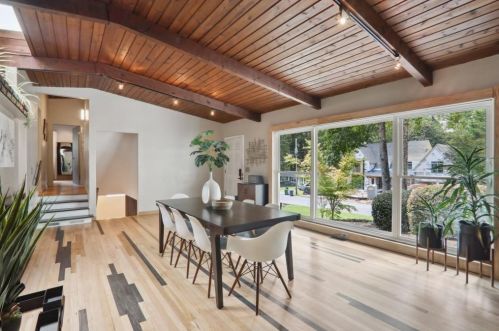 2445 Cove Cir, Atlanta GA  30319-3755 exterior