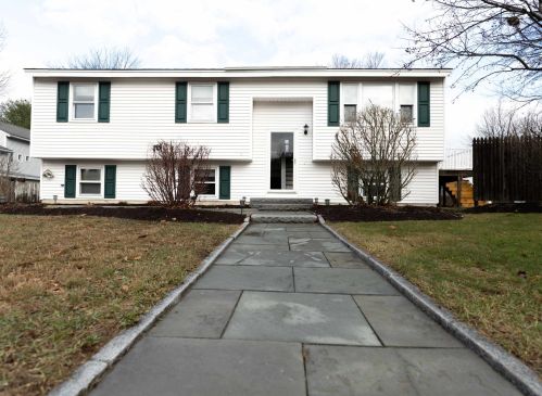 10 Clover Ct, Concord, NH 03303-3413