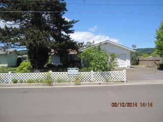 727 Yamhill St, Sheridan OR  97378-1144 exterior