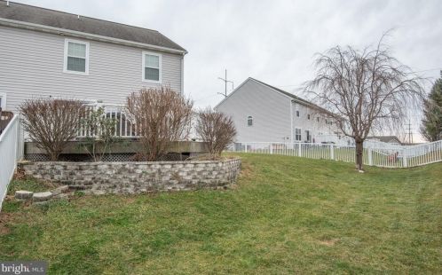 600 Fox Ridge Ln, Lebanon PA 17042-7692 exterior