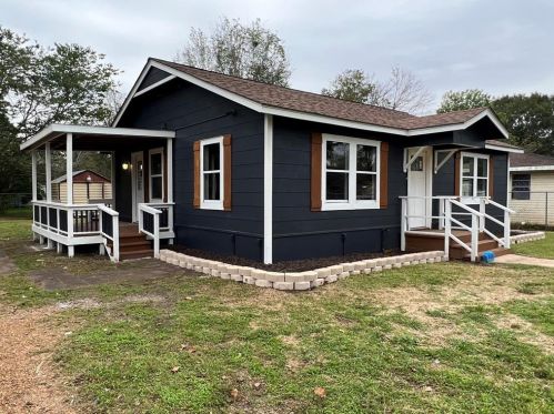 306 Fig St, Sugar Valley, TX 77480-3527