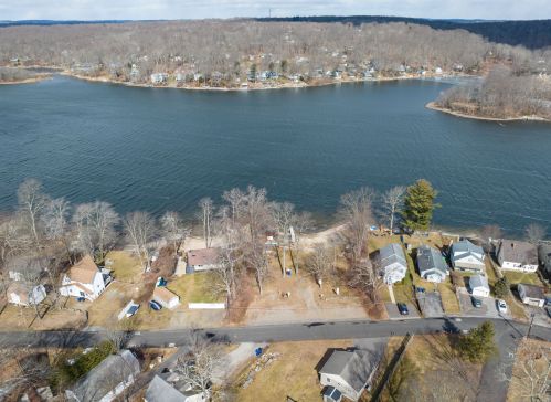 39 Wood Trl, Coventry CT  06238-3033 exterior