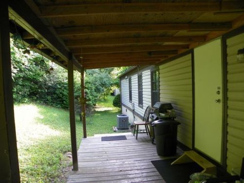 22318 Fig Tree Rd, Damascus, VA 24236-2618