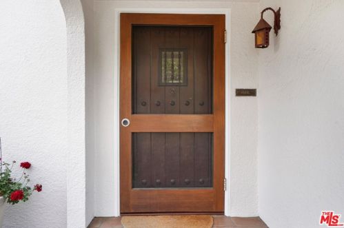 1109 Cedar St, Glendale CA  91207-1728 exterior