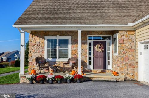 552 Prince George Dr, Lancaster, PA 17601-8800