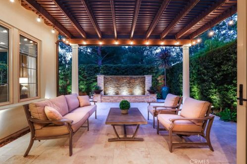 22 Shadybend, Irvine CA  92602-0844 exterior