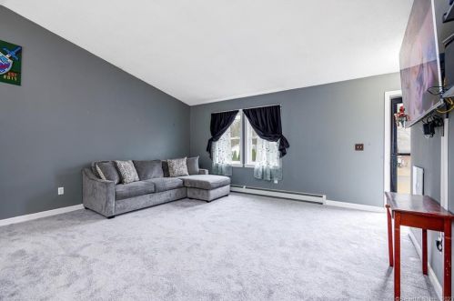 70 Pleasant View Dr, Killingly CT  06241-1213 exterior