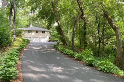 311 Rose Farm Rd, Bull Valley, IL 60098-9539