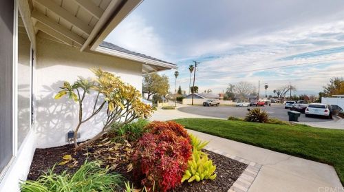 7044 Lion St, Rancho Cucamonga, CA 91701-5722