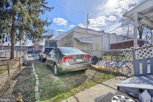 654 New Holland Ave, Lancaster PA  17602-2135 exterior