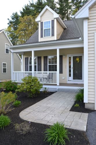 33 Hollow Ridge Dr, Nashua, NH 03062-4477