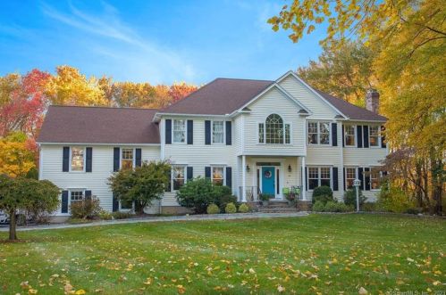 46 Stonehedge Ln, Upper Stepney, CT 06468-3248
