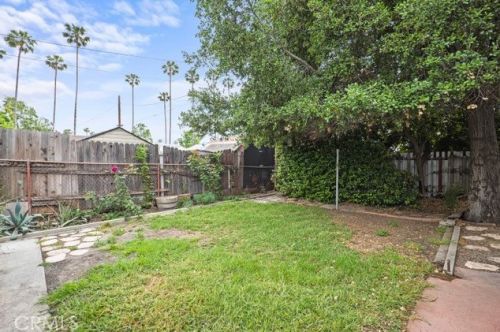 1710 Glenwood Rd, Glendale CA  91201-1812 exterior