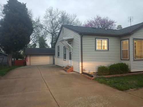 2646 Timberlake Dr, Hazelwood, MO 63043-1225