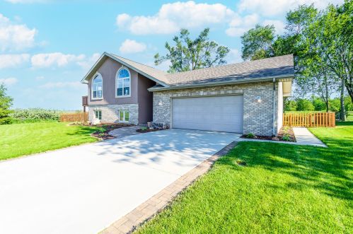 1004 Hauert St, Peotone, IL 60468-9322