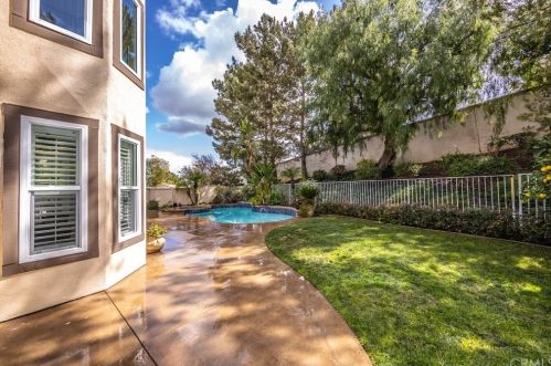 1098 Rexford Ln, Anaheim CA  92808-2333 exterior