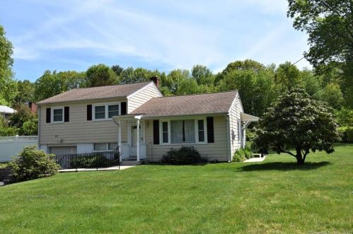 21 Berkshire Dr, Farmington, CT 06032-2505