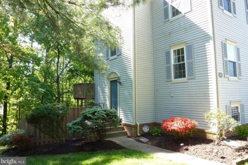 6161 Forest Creek Ln, Springfield, VA 22152-1447