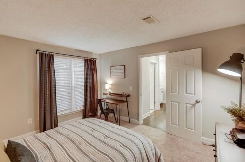 1000 Camden Ct, Atlanta GA  30327-4276 exterior