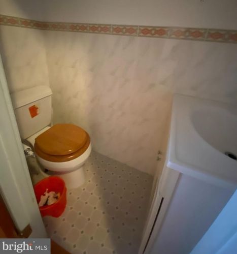 1408 9th St, Philadelphia PA  19147-5704 exterior