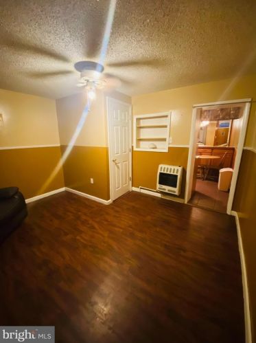 3023 3 St, Philadelphia PA 19133-3228 exterior