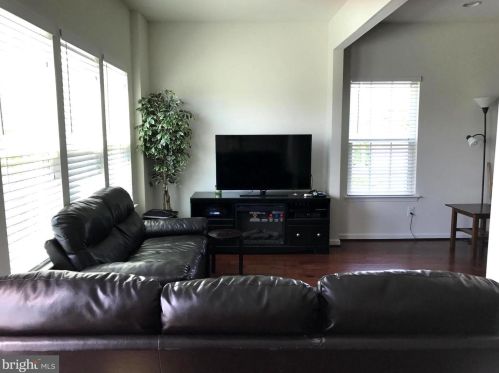 129 Sundance Dr, Trenton NJ  08619-3970 exterior