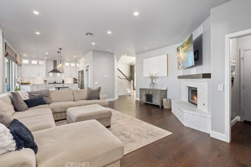 1349 Fitzgerald Rd, Simi Valley CA  93065-4480 exterior