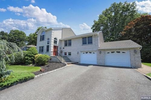 180 Prospect Ave, Oradell, NJ 07649-2531