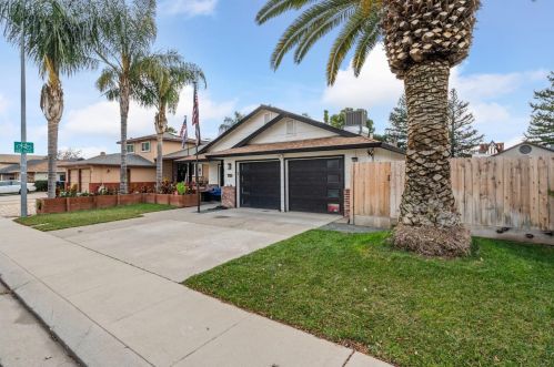 720 Wawona St, Manteca, CA 95337-6803