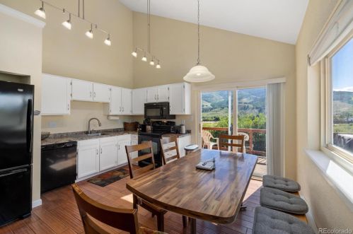 1560 Badger Ln, Silverthorne, CO 80498-9207